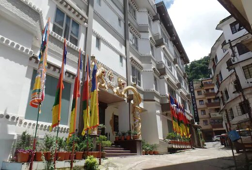 The Lindsay Cheu Den