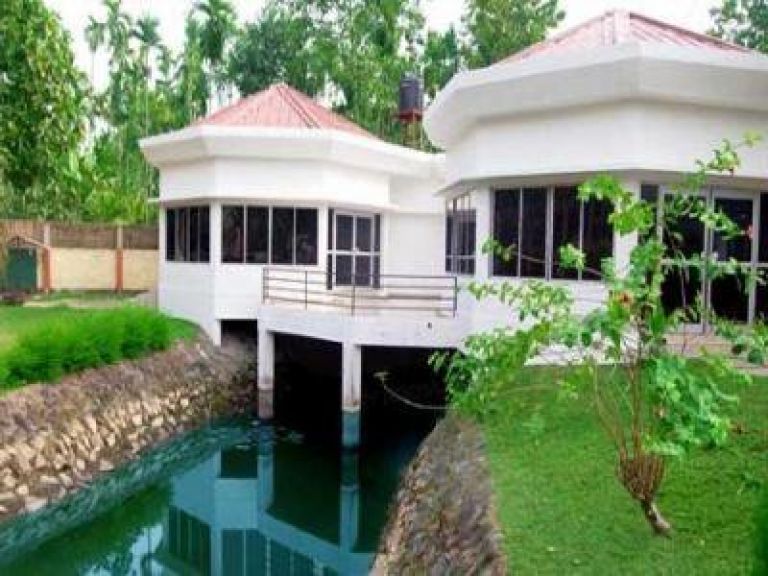 Executive Cottage