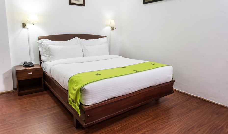 Deluxe Queen Room